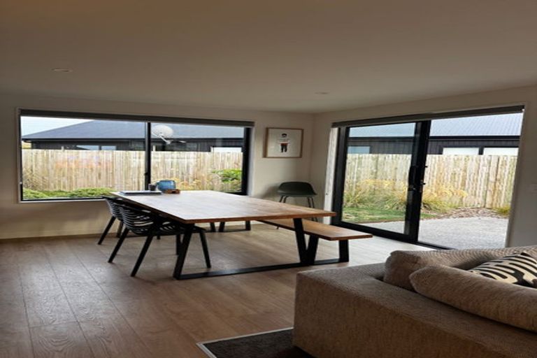 Photo of property in 19 Kaiwaru Place, Waikanae, 5036