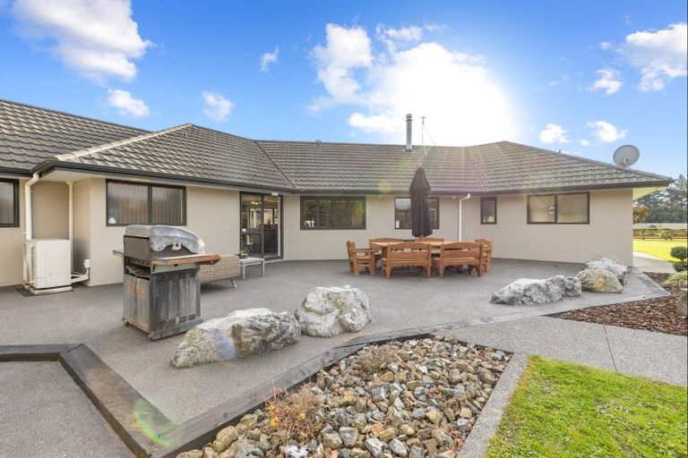Photo of property in 44 Tutakarae Road, Kelvin Grove, Palmerston North, 4470