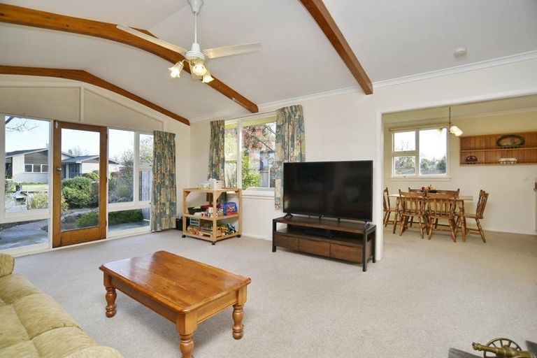 Photo of property in 9 Fraser Place, Rangiora, 7400