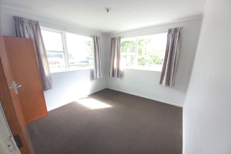 Photo of property in 13 Mayville Avenue, New Lynn, Auckland, 0600