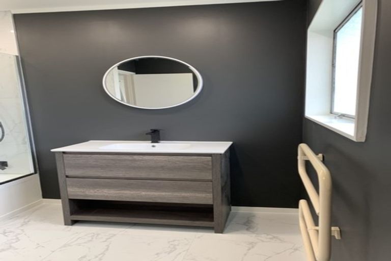 Photo of property in 50 Colwill Road, Massey, Auckland, 0614