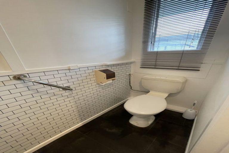 Photo of property in 2 Corilin Place, Mangakakahi, Rotorua, 3015