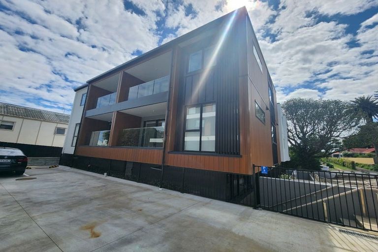 Photo of property in 3/64d Coronation Road, Mangere Bridge, Auckland, 2022