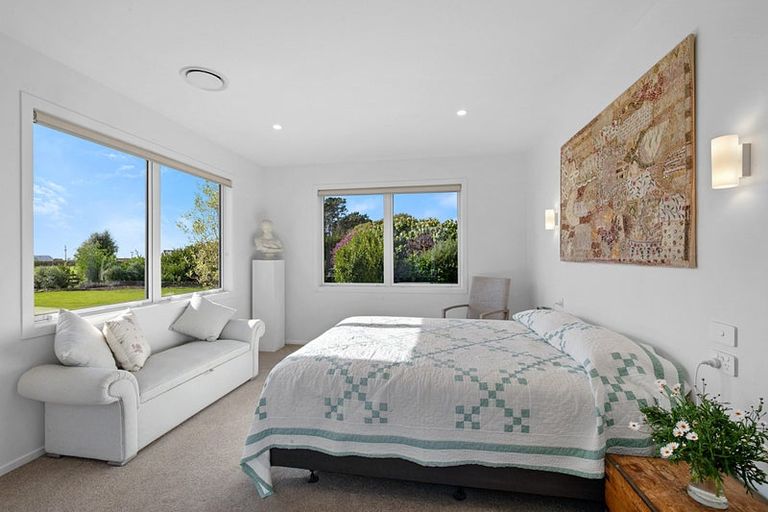 Photo of property in 130 Cross Road, Lepperton, New Plymouth, 4373