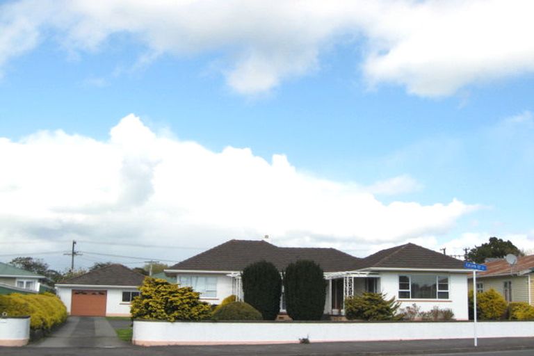 Photo of property in 107 Tukapa Street, Westown, New Plymouth, 4310