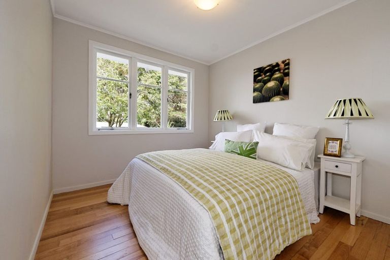 Photo of property in 25 Smythe Road, Henderson, Auckland, 0612