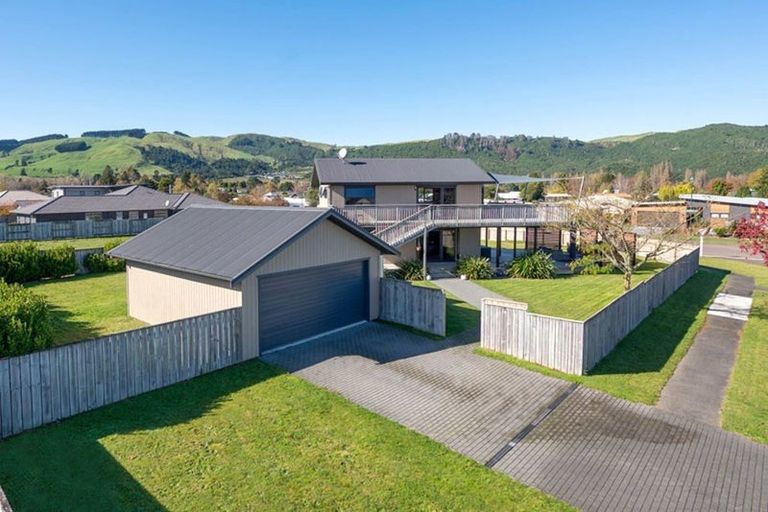 Photo of property in 136 Lisland Drive, Kinloch, Taupo, 3377