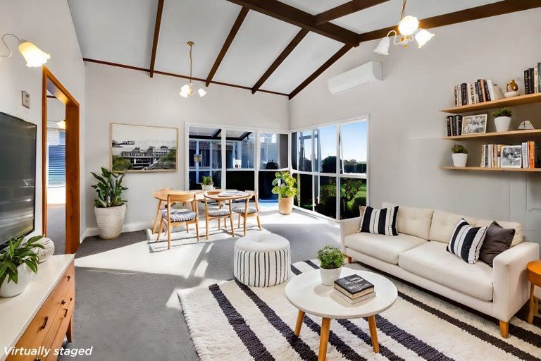 Photo of property in 3 Williams Avenue, Hawera, 4610