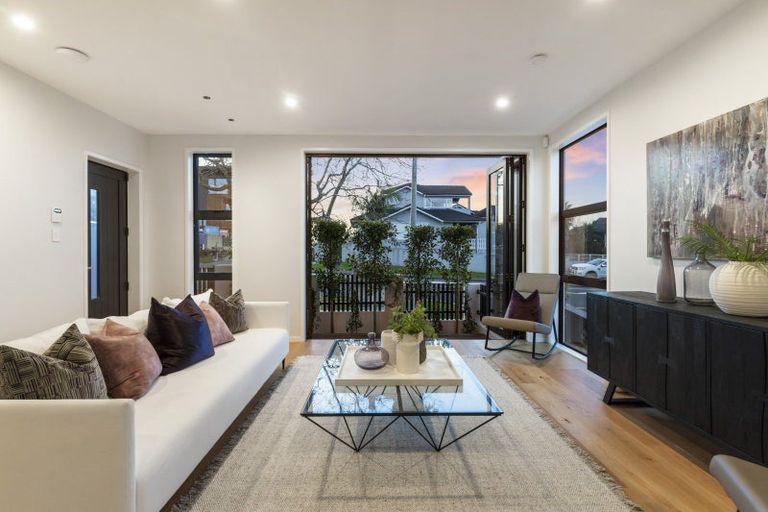 Photo of property in 16a Killarney Street, Takapuna, 0622