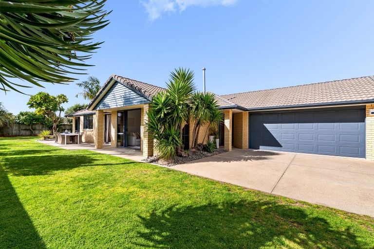 Photo of property in 9 Carrington Drive, Papamoa Beach, Papamoa, 3118