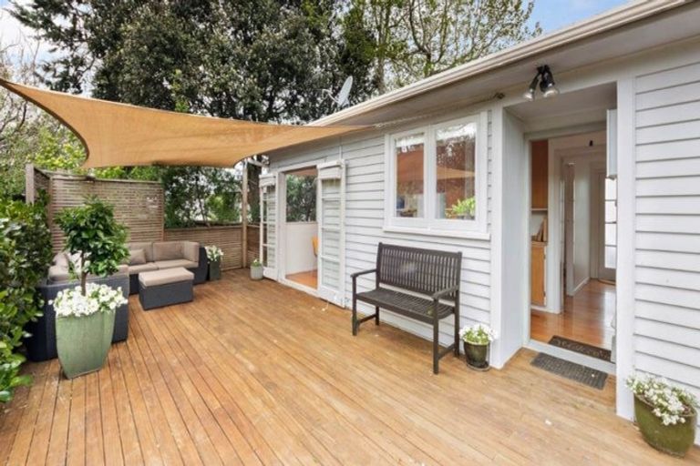 Photo of property in 1/14 Roberts Road, Te Atatu South, Auckland, 0610