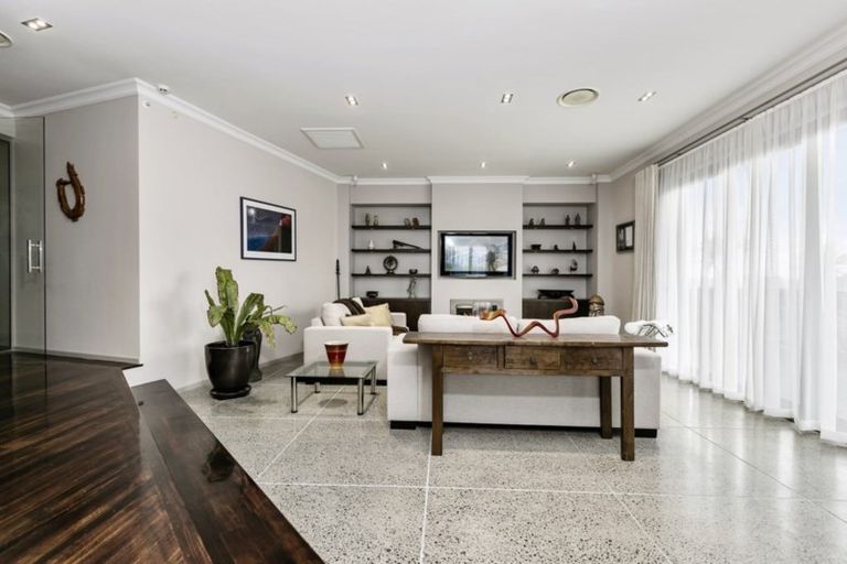 Photo of property in 35 Holdens Road, Henderson, Auckland, 0612