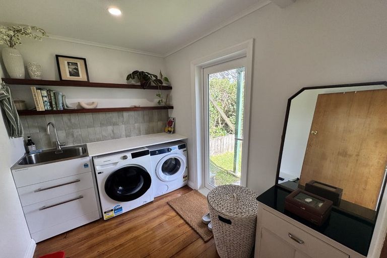 Photo of property in 111 Nevay Road, Miramar, Wellington, 6022