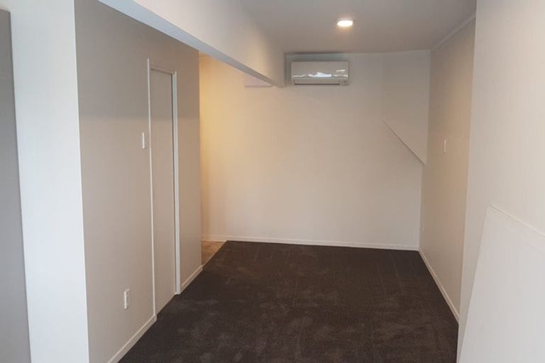 Photo of property in 25 Okareka Place, Pakuranga Heights, Auckland, 2010