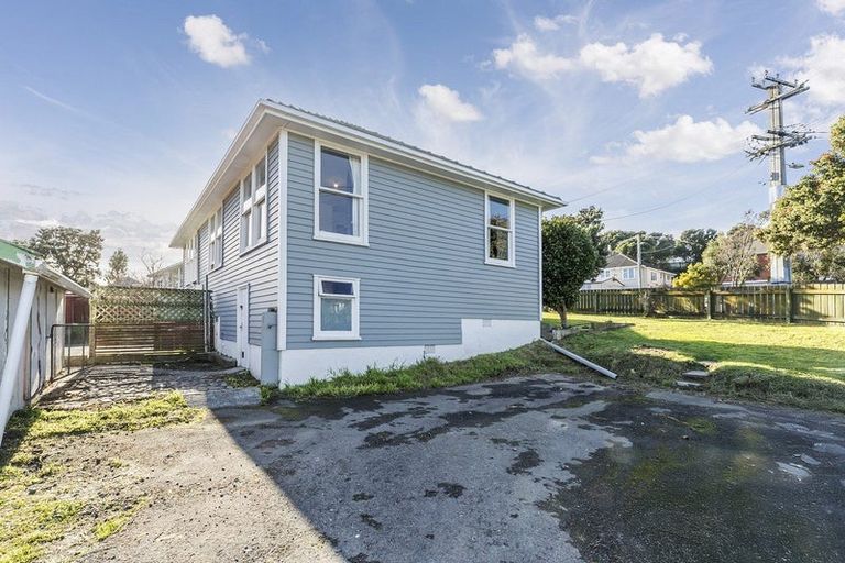 Photo of property in 17 Dimock Street, Titahi Bay, Porirua, 5022