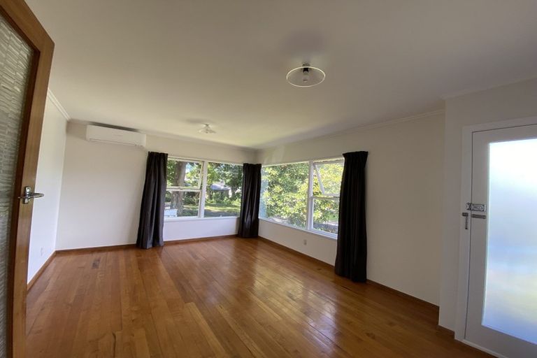 Photo of property in 2 Totara Grove, Hillcrest, Auckland, 0627