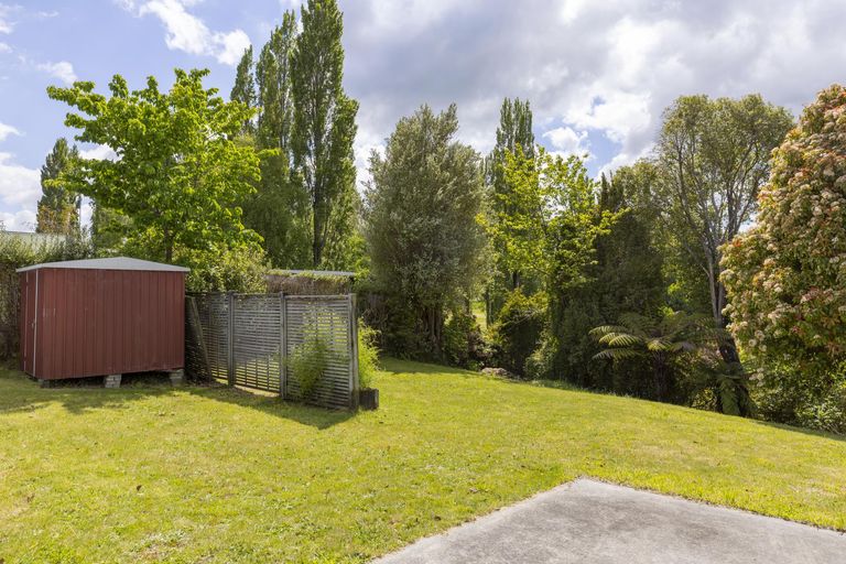 Photo of property in 19 Kinloch Road, Kinloch, Taupo, 3377