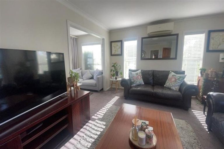 Photo of property in 17 Trafalgar Road, Milford, Auckland, 0620