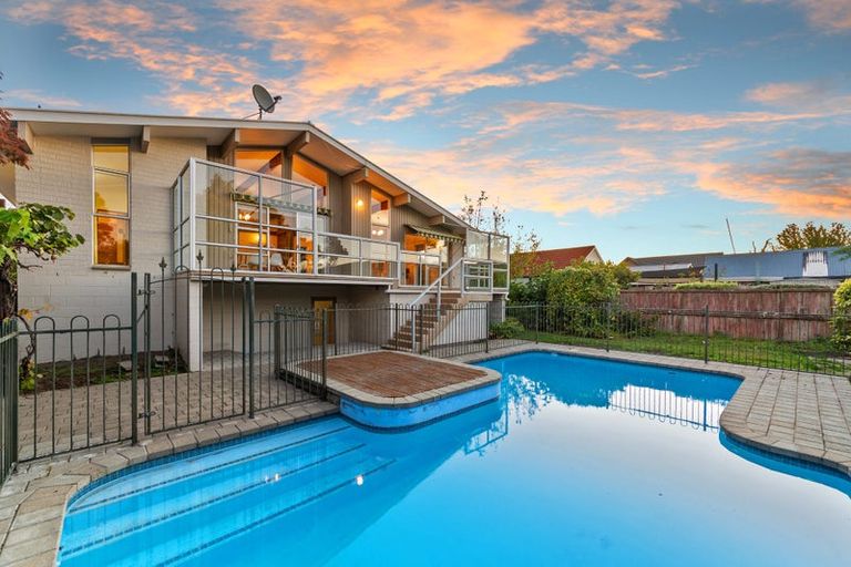 Photo of property in 4 Hawkswood Place, Avonhead, Christchurch, 8042