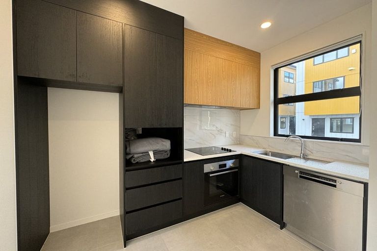 Photo of property in 4/28 Lavelle Road, Henderson, Auckland, 0612