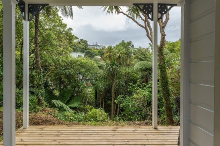 Photo of property in 17 Crieff Street, Northland, Wellington, 6012