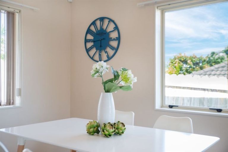 Photo of property in 27 John Brooke Crescent, East Tamaki Heights, Auckland, 2016