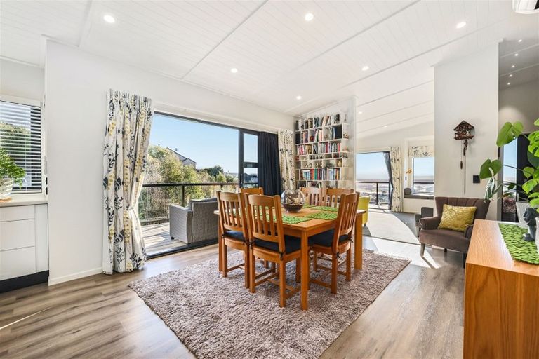 Photo of property in 15 Luxton Place, Mount Pleasant, Christchurch, 8081