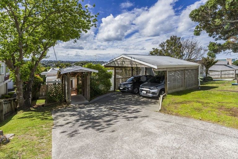 Photo of property in 63 Knights Road, Rothesay Bay, Auckland, 0630