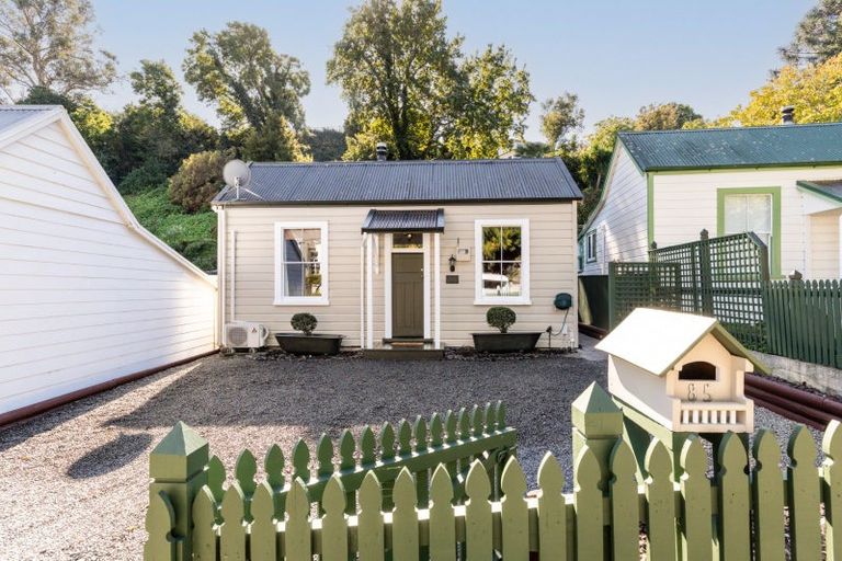 Photo of property in 85 Milton Road, Bluff Hill, Napier, 4110