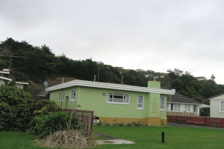 Photo of property in 4 Luckie Street, Tawa, Wellington, 5028