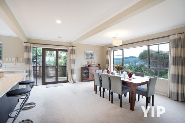 Photo of property in 85 Woodman Drive, Tawa, Wellington, 5028