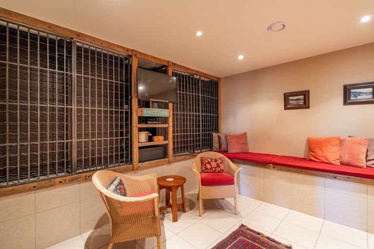 Photo of property in Lake Street Apartments, 10/8 Lake Street, Queenstown, 9300