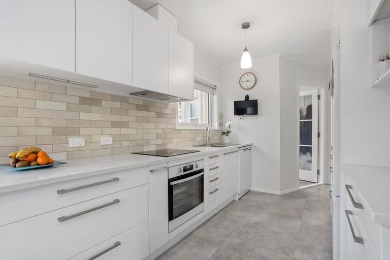 Photo of property in 89 Gloria Avenue, Te Atatu Peninsula, Auckland, 0610