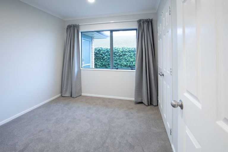 Photo of property in 12 Glastry Close, East Tamaki Heights, Auckland, 2016