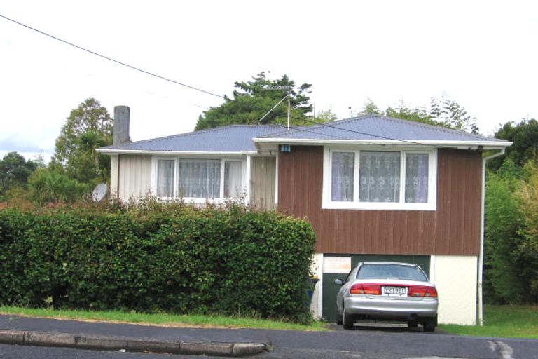 Photo of property in 2/111 Tirimoana Road, Te Atatu South, Auckland, 0602