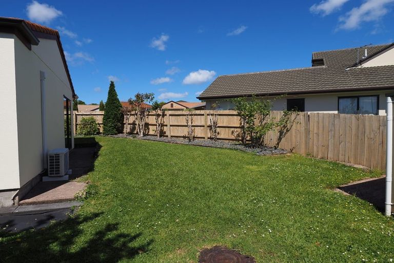 Photo of property in 9 Graven Court, Henderson, Auckland, 0612