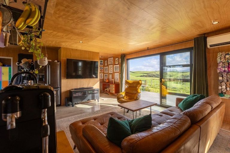 Photo of property in 237 Croydon Road, Midhirst, Stratford, 4394