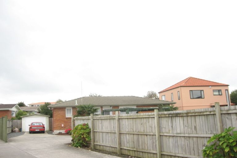 Photo of property in 2/13 Studfall Street, Pakuranga Heights, Auckland, 2010