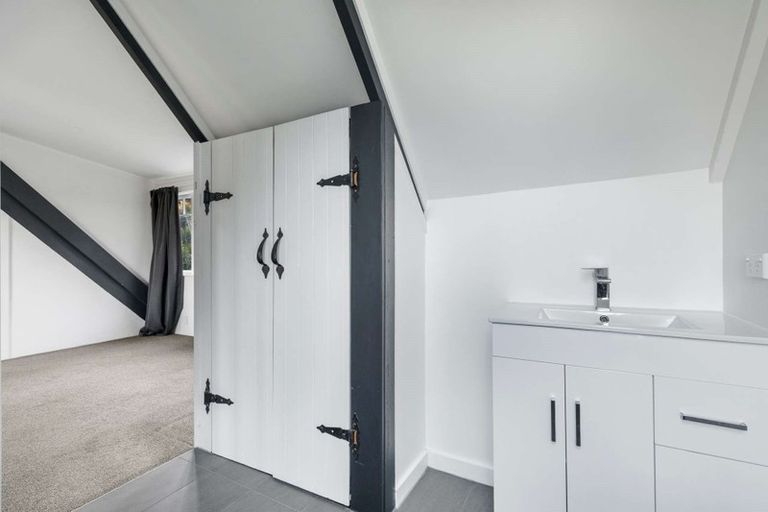 Photo of property in 33 Tainui Road, Titirangi, Auckland, 0604