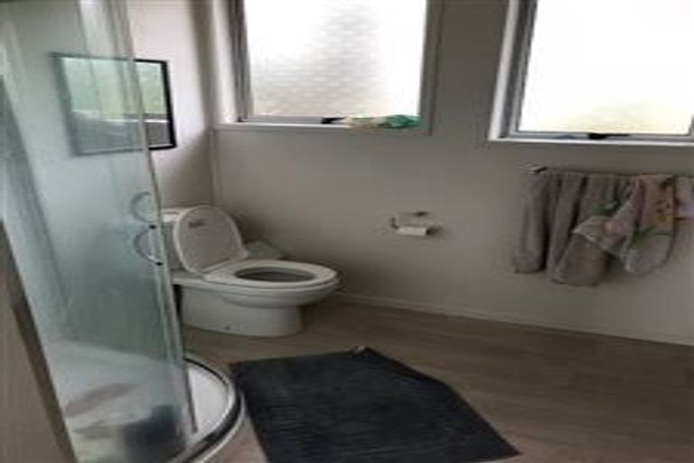 Photo of property in 33 Keegan Drive, Massey, Auckland, 0614