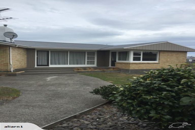 Photo of property in 104 Manawapou Road, Hawera, 4610