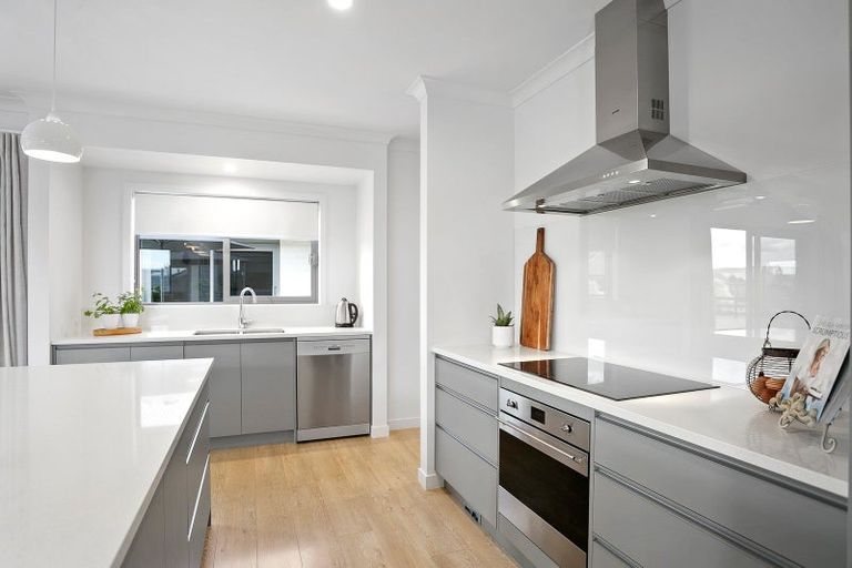 Photo of property in 18 Mike Smith Drive, Cambridge, 3434