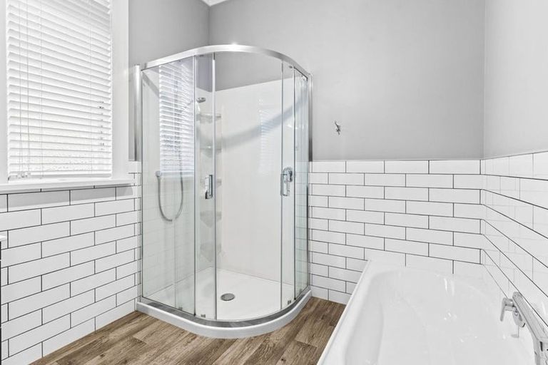 Photo of property in 241 Bay View Road, Saint Clair, Dunedin, 9012