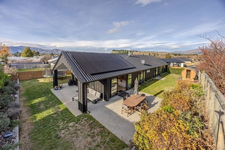 Photo of property in 7 Hebbard Court, Albert Town, Wanaka, 9305