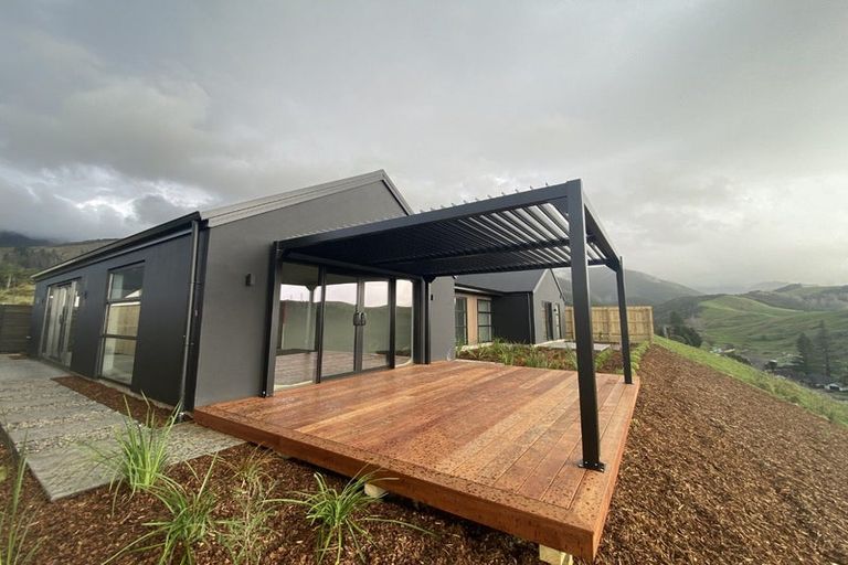 Photo of property in 5 Hill Tops Way, Stoke, 7011