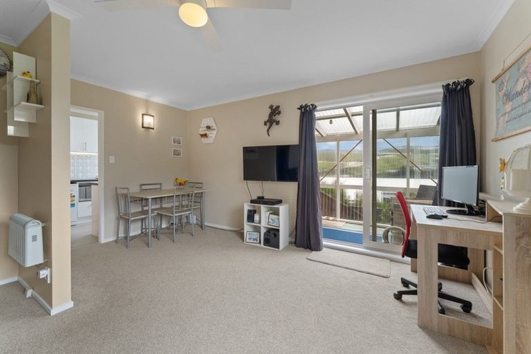 Photo of property in 81b Collier Avenue, Karori, Wellington, 6012