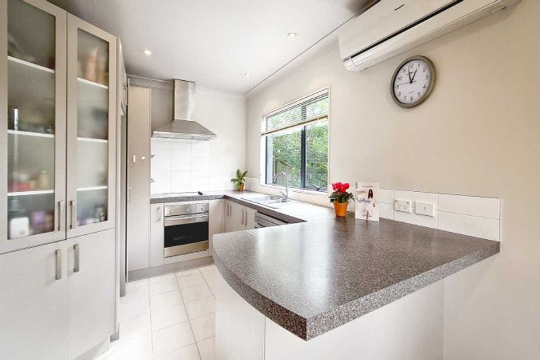 Photo of property in 49a Flaxdale Street, Birkdale, Auckland, 0626