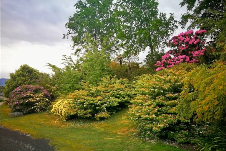 Photo of property in 14 Glen Mohr, Acacia Bay, Taupo, 3385