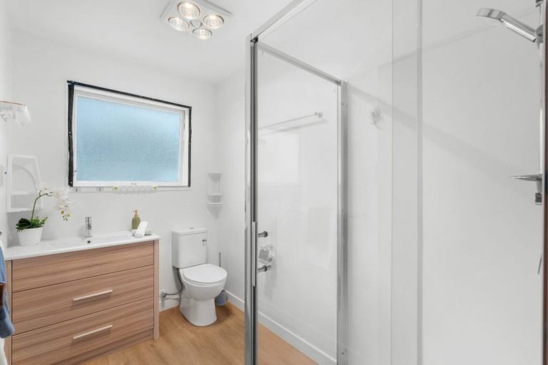 Photo of property in 1/6 Valerie Place, Redwood, Christchurch, 8051