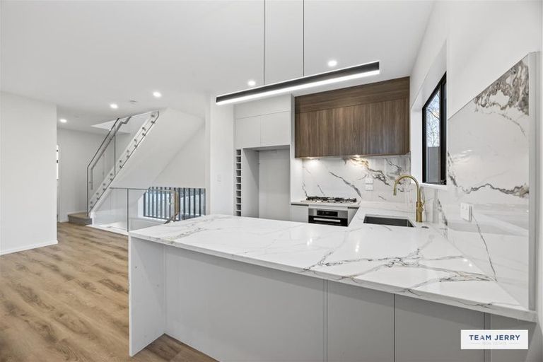 Photo of property in 27 Jandell Crescent, Bucklands Beach, Auckland, 2014